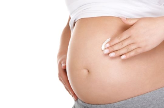 Schwangerschaftsstreifen - Quelle: (c) mihhailov/iStockphoto.com