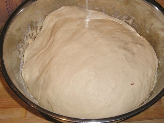 Pizzateig - Quelle: Maja Dumat, CC BY 2.0 (http://www.flickr.com/photos/blumenbiene/)