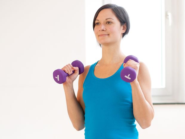 Hammer-Curls, sitzend, mit Kurzhanteln